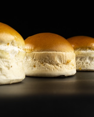 Panes brioche de Briox Baker · tres de perfil